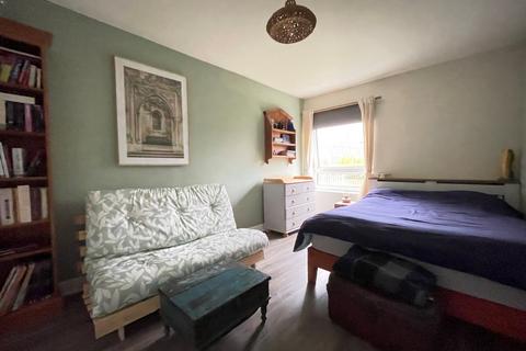 2 bedroom flat to rent, Welton Grove, Leeds, West Yorkshire, LS6