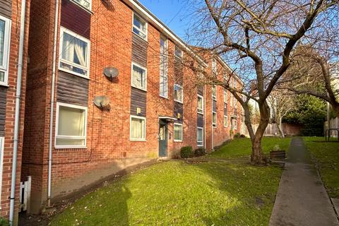 2 bedroom flat to rent, Welton Grove, Hyde Park, Leeds, LS6