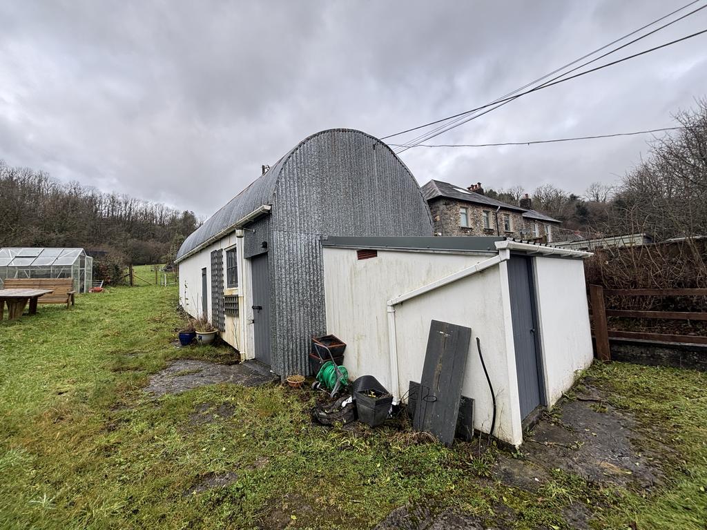 Dutch/hay barn (second image)