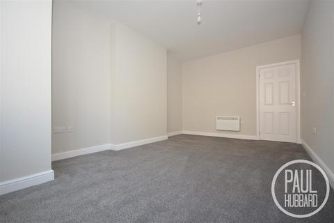 1 bedroom flat to rent, Surrey Street, Lowestoft, Suffolk