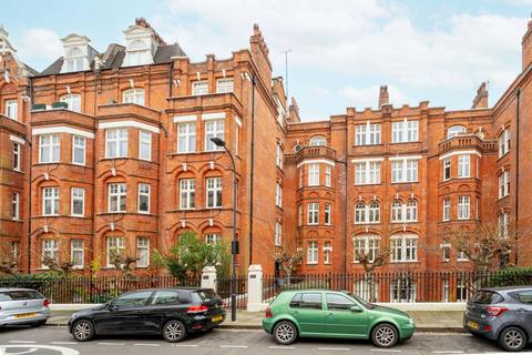 3 bedroom flat for sale, Hamlet Gardens, Ravenscourt Park, London, W6