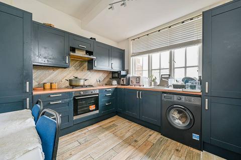 3 bedroom flat for sale, Hamlet Gardens, Ravenscourt Park, London, W6