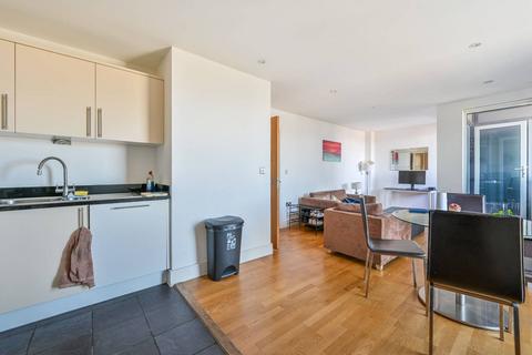 1 bedroom flat to rent, Wharfside Point, Poplar, London, E14