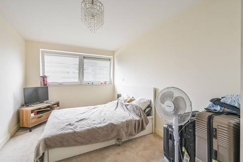 2 bedroom flat to rent, Fathom Court, Gallions Reach, London, E16