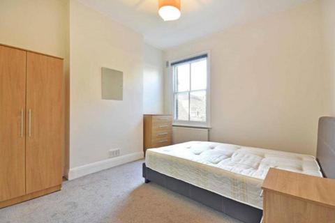 1 bedroom apartment to rent, Cambridge Square, London W2