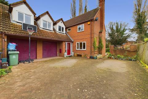 Hempsted Lane, Gloucester, Gloucestershire, GL2