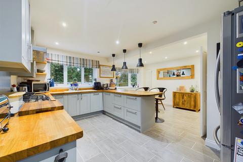 5 bedroom detached house for sale, Hempsted Lane, Gloucester, Gloucestershire, GL2