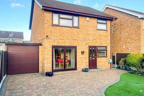 6 Leconfield Walk, Hornchurch, RM12 6NZ