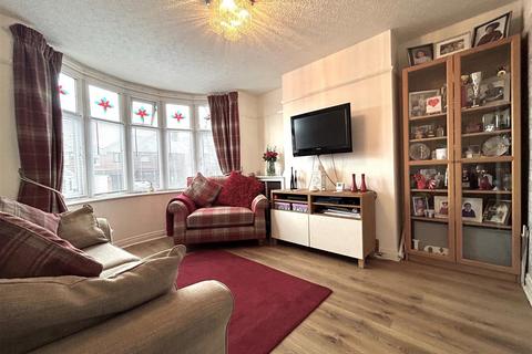 4 bedroom semi-detached house for sale, Summerfields Avenue, Halesowen, West Midlands