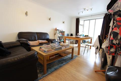 2 bedroom flat to rent, Gresse Street, London W1T