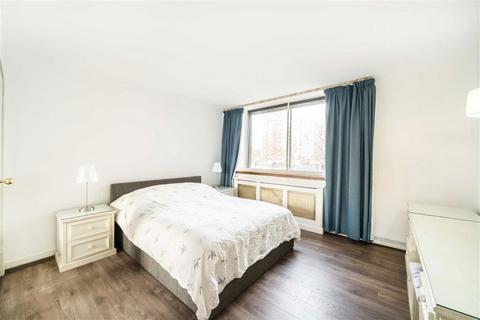 2 bedroom flat to rent, The Quadrangle, London W2
