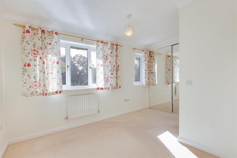 2 bedroom semi-detached house to rent, Mayhouse Road, Burgess Hill, West Sussex, RH15