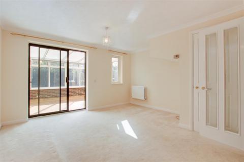 2 bedroom semi-detached house to rent, Mayhouse Road, Burgess Hill, West Sussex, RH15