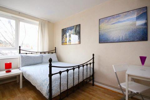 4 bedroom flat to rent, Malpas Road, London SE4