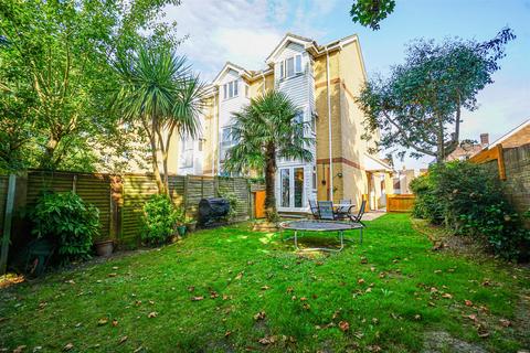 4 bedroom end of terrace house for sale, Squirrel Close, St. Leonards-On-Sea