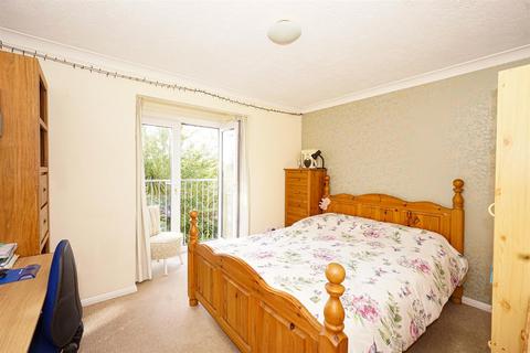 4 bedroom end of terrace house for sale, Squirrel Close, St. Leonards-On-Sea