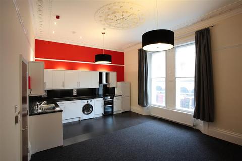 1 bedroom flat to rent, 18678685 Queens Road, Clifton