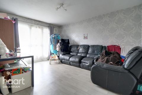 2 bedroom flat for sale, Wythenshawe Road, Dagenham