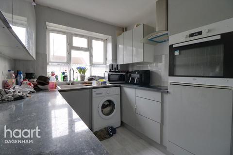 2 bedroom flat for sale, Wythenshawe Road, Dagenham