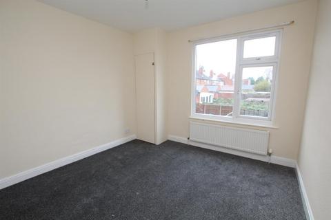 3 bedroom end of terrace house to rent, Arbury Avenue, Coventry