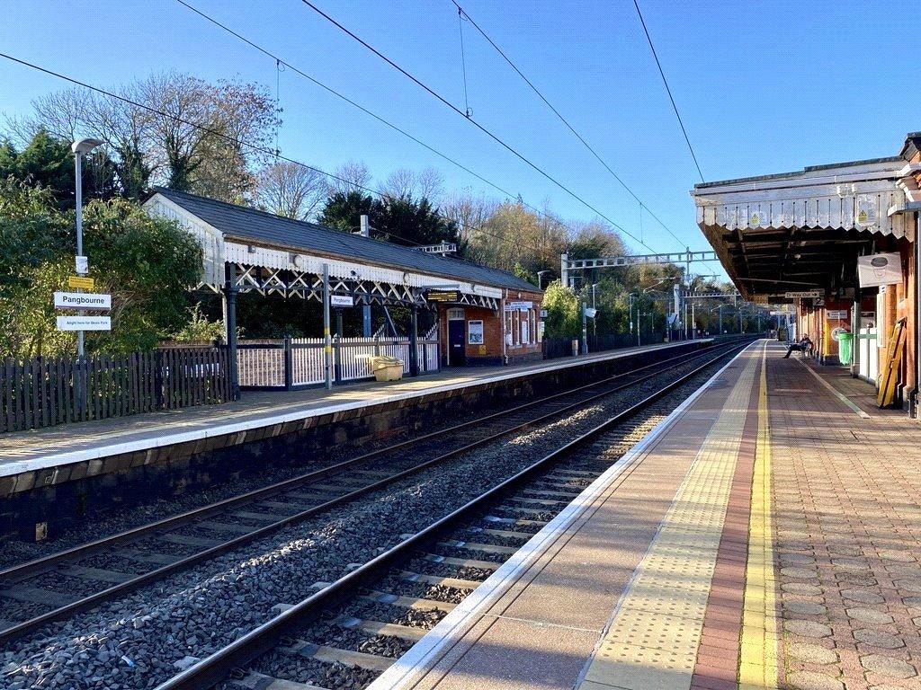 Pangbourne Station