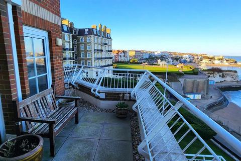 2 bedroom flat to rent, West Cliff Road, Broadstairs