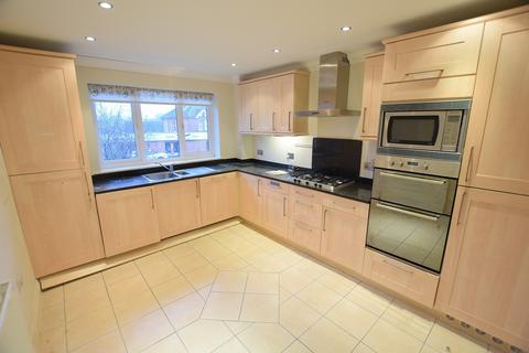 2 bedroom flat to rent, Fernhill Lane, New Milton, Hampshire. BH25 5WR