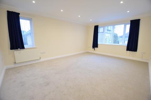 2 bedroom flat to rent, Fernhill Lane, New Milton, Hampshire. BH25 5WR