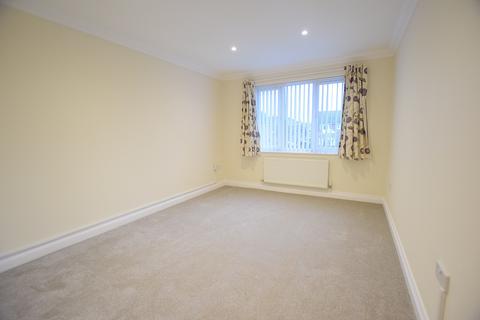 2 bedroom flat to rent, Fernhill Lane, New Milton, Hampshire. BH25 5WR