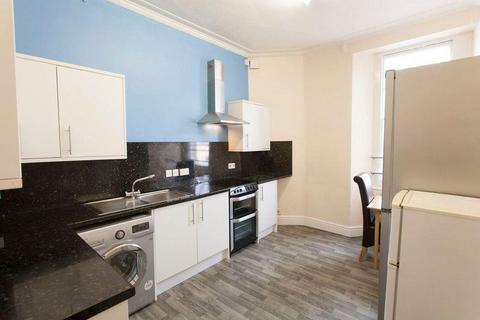 5 bedroom flat to rent, [use Contact Agent Button] Queens Road Clifton, Bristol