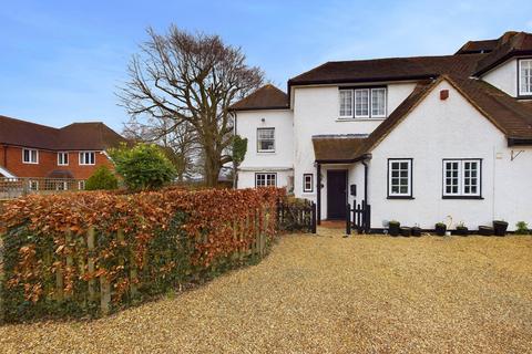 3 bedroom end of terrace house for sale, Perry Lane, Princes Risborough HP27