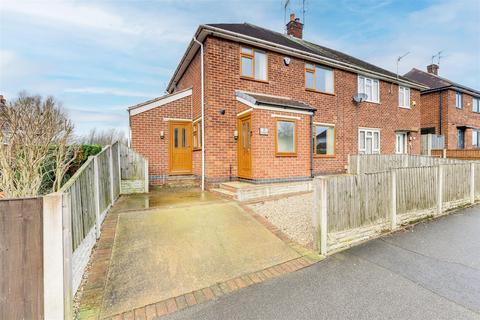 3 bedroom semi-detached house to rent, Salterford Road, Hucknall NG15