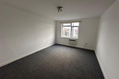 2 bedroom apartment to rent, East Lane