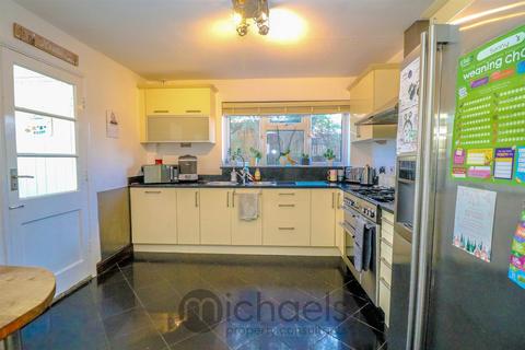 3 bedroom chalet to rent, Alanbrooke Road, Colchester, CO2 8EG