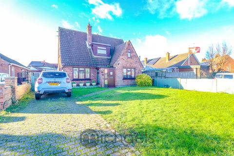 3 bedroom chalet to rent, Alanbrooke Road, Colchester, CO2 8EG