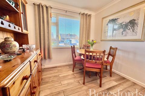 17 Barrington Close, Little Clacton, Clacton-on-sea, CO16 9PN