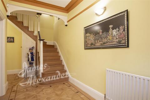 6 bedroom semi-detached house for sale, Craignish Avenue, London