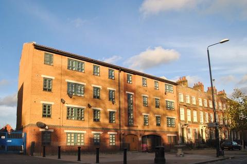 1 bedroom flat for sale, City Gate, Mile End Road, London, E1 4UH