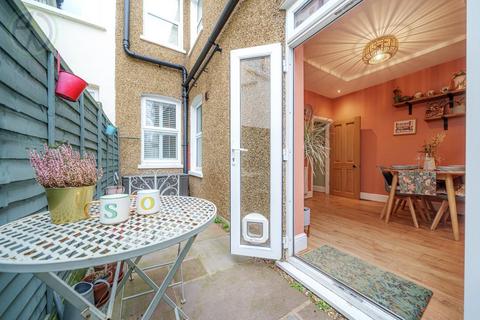 2 bedroom flat for sale, Fortescue Road, Colliers Wood SW19