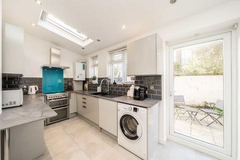 1 bedroom flat for sale, Greenford Avenue, London W7