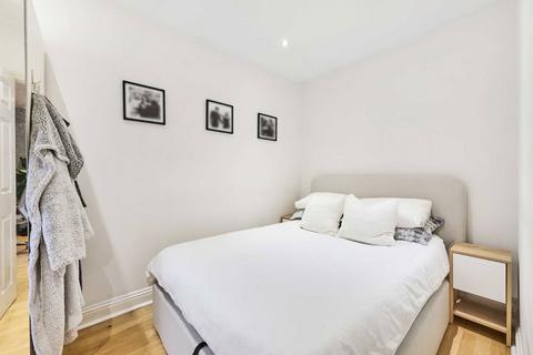 1 bedroom bungalow to rent, Trewince Road, London SW20