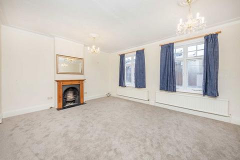 2 bedroom maisonette for sale, High Street, Hampton TW12