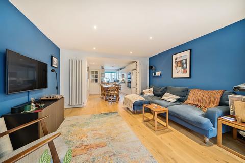 39 Reeves Road, London, E3 3PP
