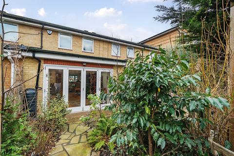 39 Reeves Road, London, E3 3PP