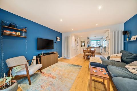 39 Reeves Road, London, E3 3PP