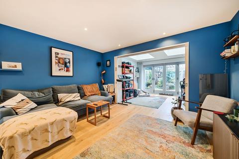 39 Reeves Road, London, E3 3PP
