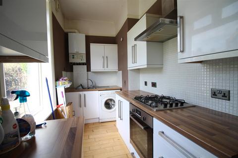 16b Bury Street, London, N9 7LB