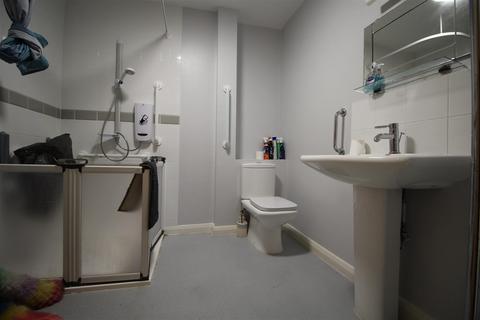 16b Bury Street, London, N9 7LB