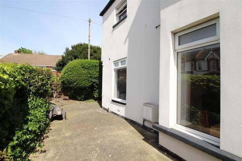 16b Bury Street, London, N9 7LB