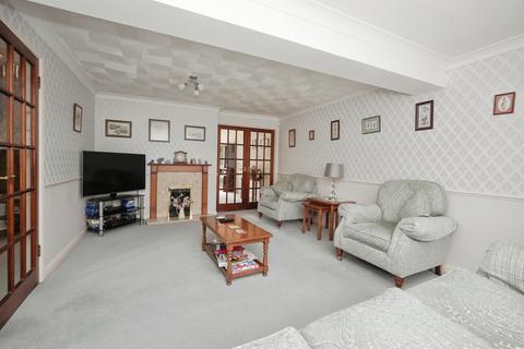 4 bedroom detached house for sale, Studio Close, Ashford, Kent